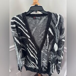 Vintage Scandia Women's Black and White Sweater